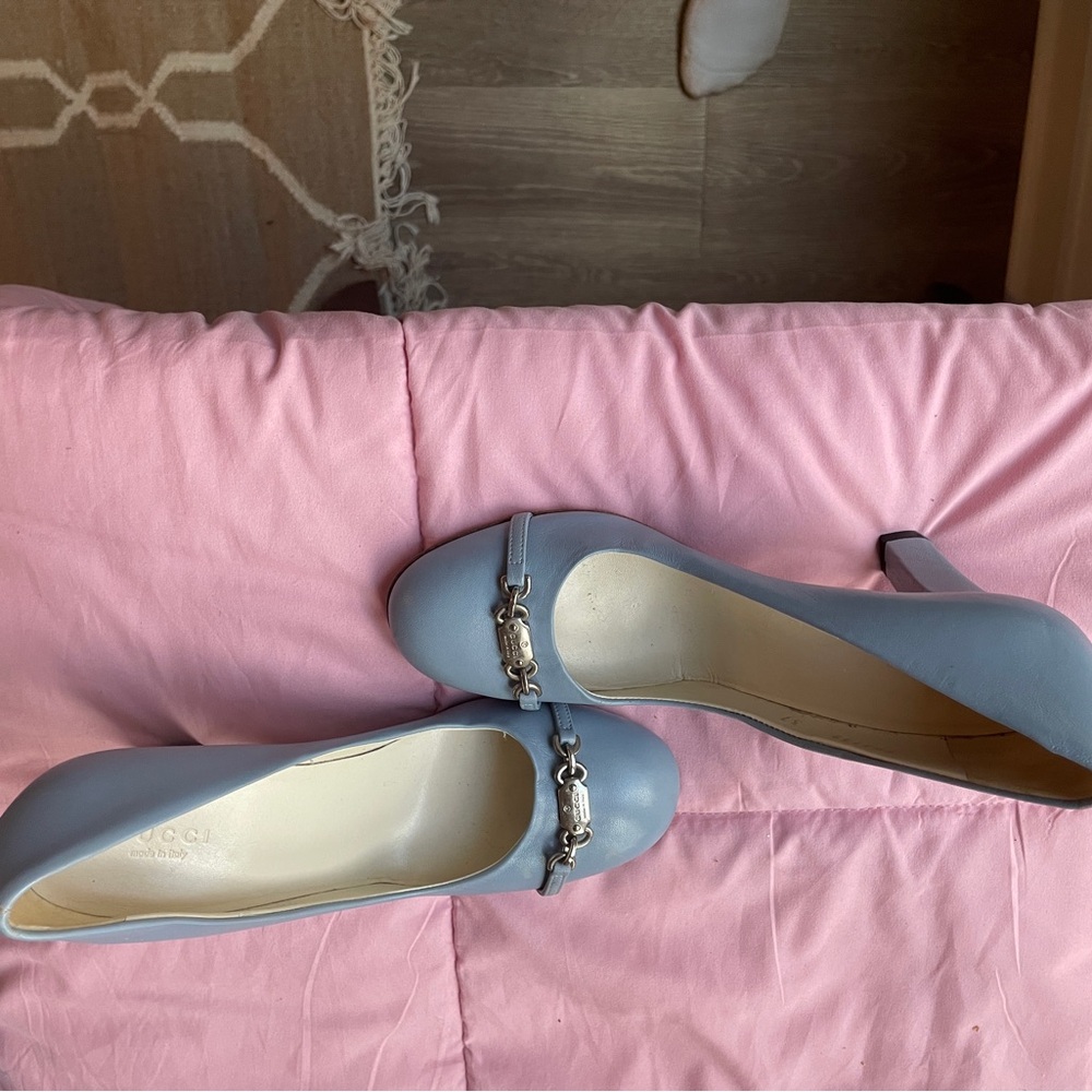 Light blue Genuine Leather Genuine Gucci heels like new hardly worn! - Picture 10 of 11